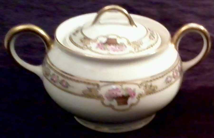 17614 Sugar Bowl & Lid by Fraureuth-1