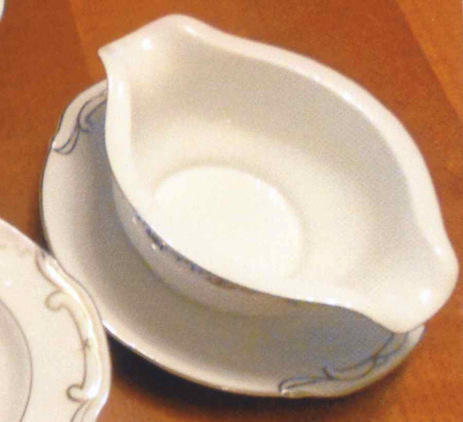 FUK44 Gravy Boat with Attached Underplate by Fukagawa-1