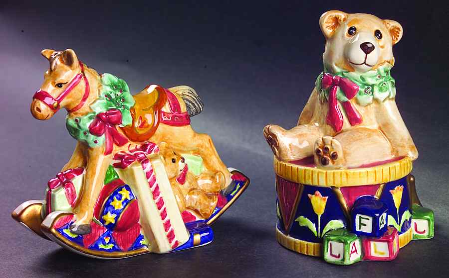 Old Fashioned Christmas Salt & Pepper Set by Fitz & Floyd-1