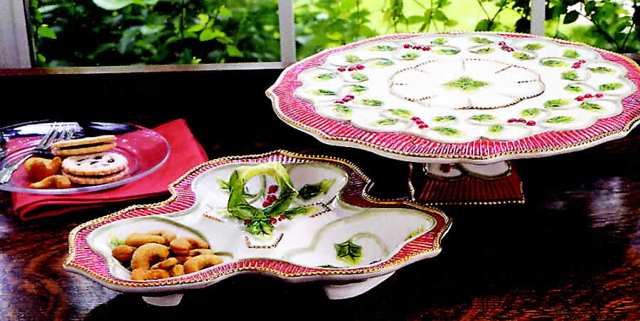 Santa's Flight Footed Cake Plate by Fitz & Floyd-1