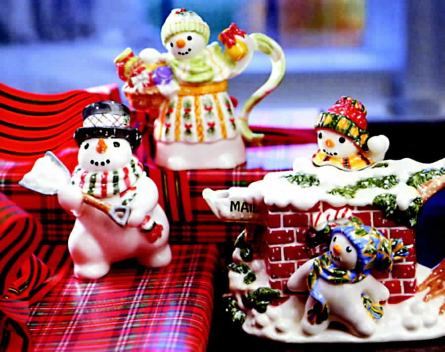 The Flurries Sugar Bowl & Lid by Fitz & Floyd-1