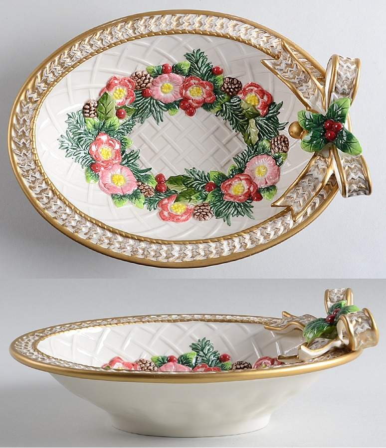 Christmas Wreath 10" Oval Vegetable Bowl by Fitz & Floyd-1