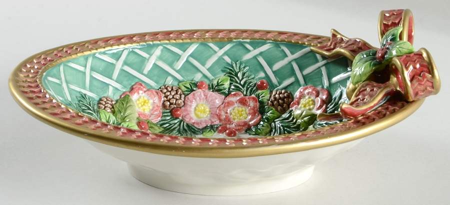 Christmas Wreath 9" Oval Vegetable Bowl by Fitz & Floyd-1