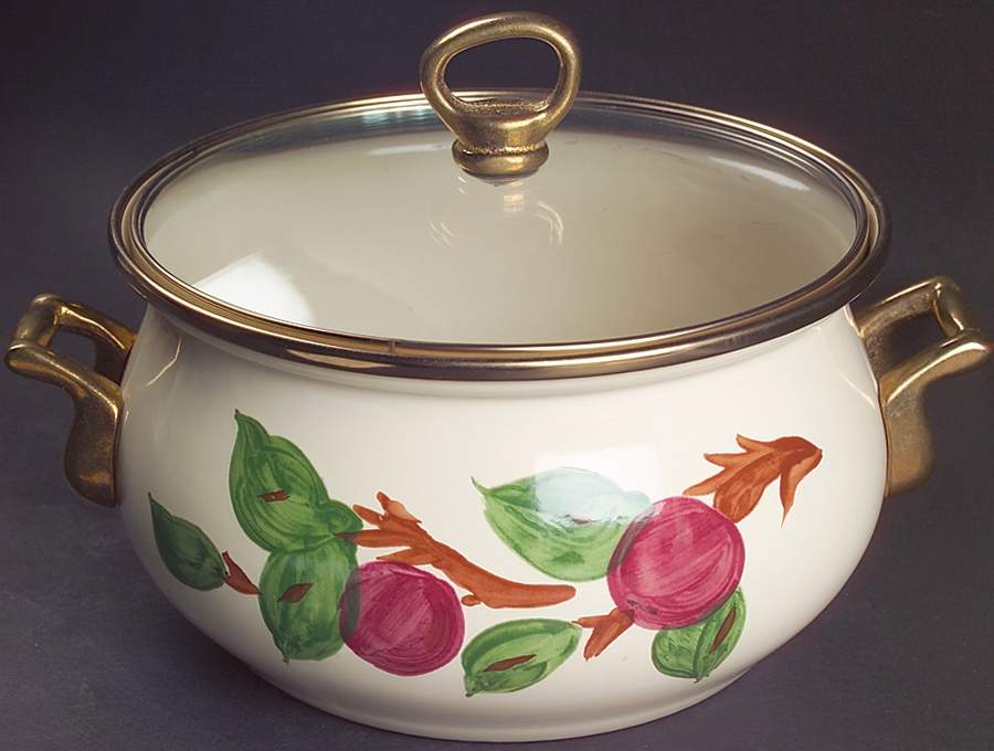 Apple (China,  Apple Backstamp) 2.5 Quart Metal Dutch Oven by Franciscan-1