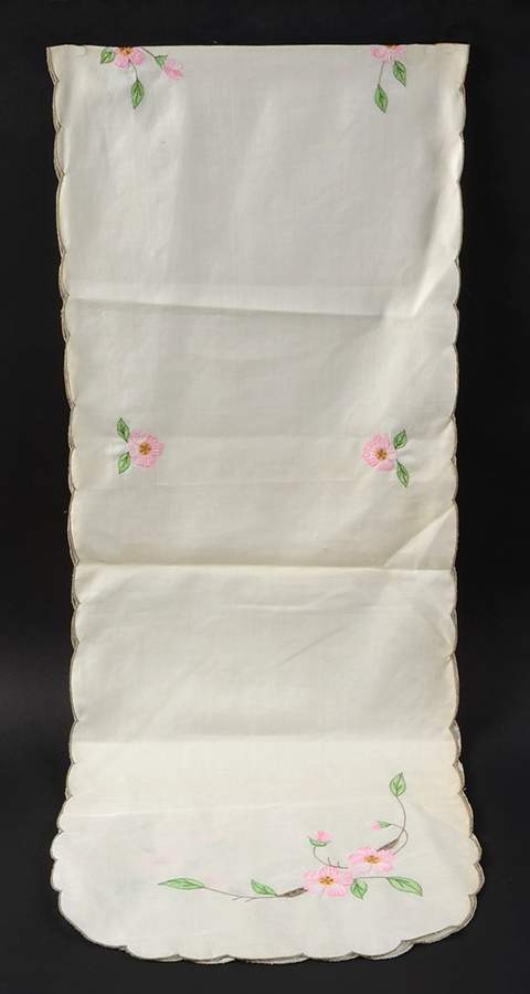 Desert Rose (China) 13" X 66" Cloth Table Runner by Franciscan-1