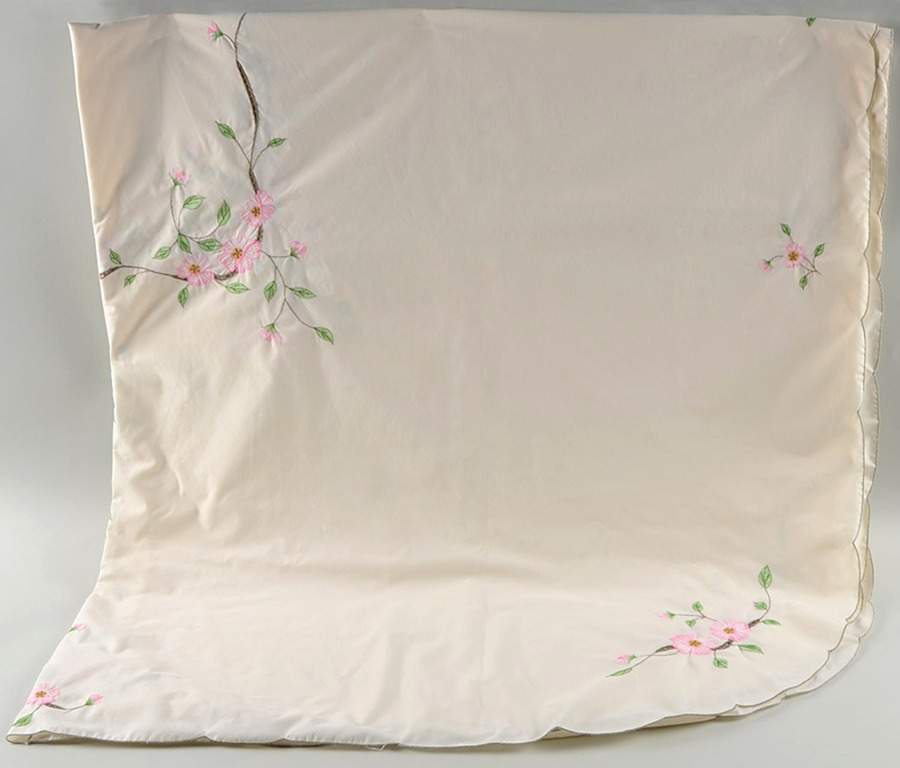 Desert Rose (China) 65" X 102" Oblong Tablecloth by Franciscan-1