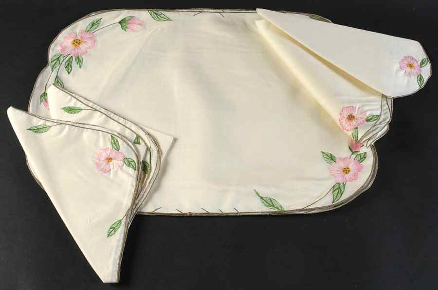 Desert Rose (China) Embroidered Placemat & Napkin Set - Set of 4 by Franciscan-1