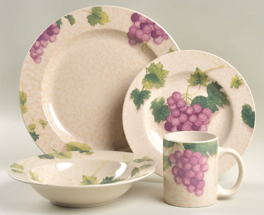 Grape Valley 4 Piece Place Setting by Fairfield-1