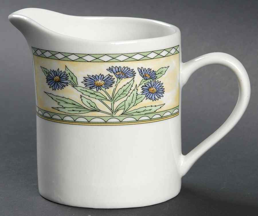 Chantilly Creamer by Farberware-1