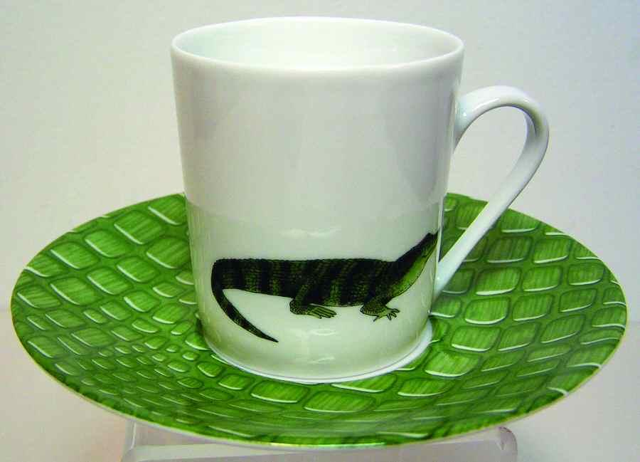 FGE1 Flat Cup & Saucer Set by Fragile-1