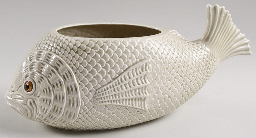 Fish (Ivory and White Backgrounds) Tureen No Lid by Fitz & Floyd-1