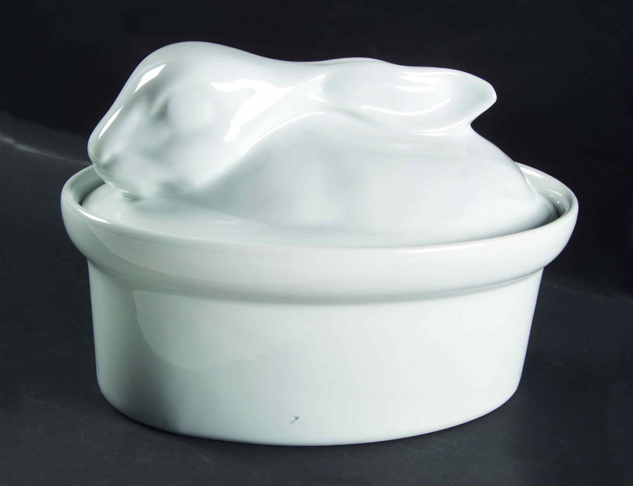 FWC2 1.25 Quart Oval Covered Casserole by Farberware-1
