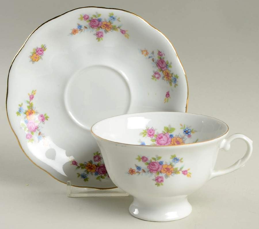 Garlandia Footed Cup & Saucer Set by Favolina-Karolina-1