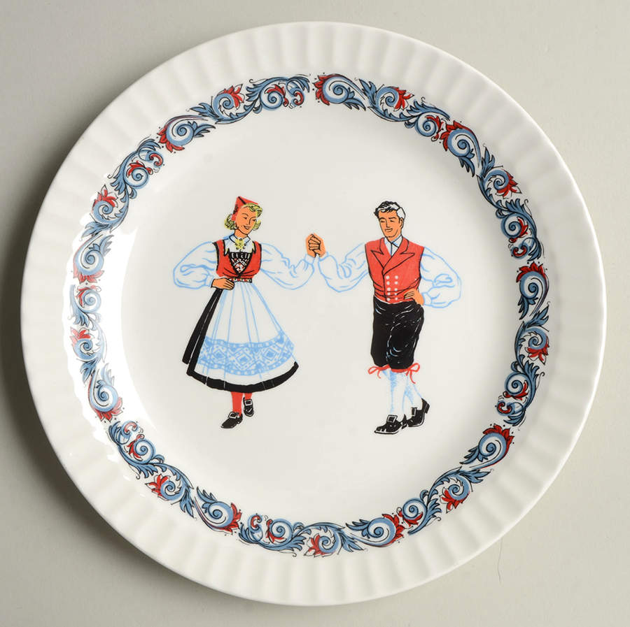 Hardanger Dancers Cookie Plate by Figgjo (Norway)-1