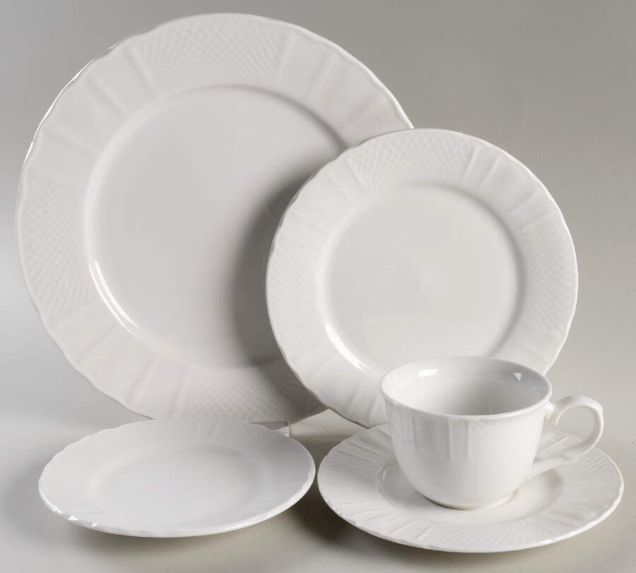 Lattice White 40 Piece Estate Set by Farberware-1