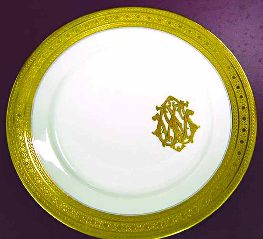 FRH11 Dinner Plate by Frank Haviland-1