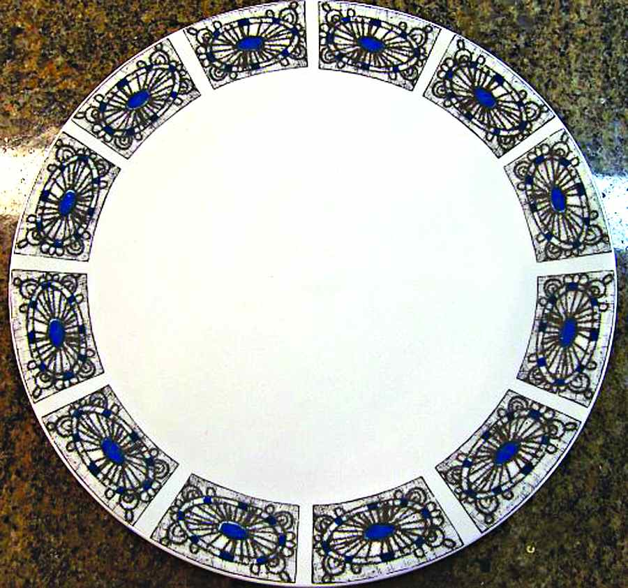 Cameo Dinner Plate by Forest-1
