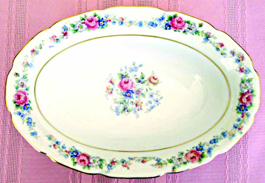 FAN46 9" Oval Vegetable Bowl by France-1