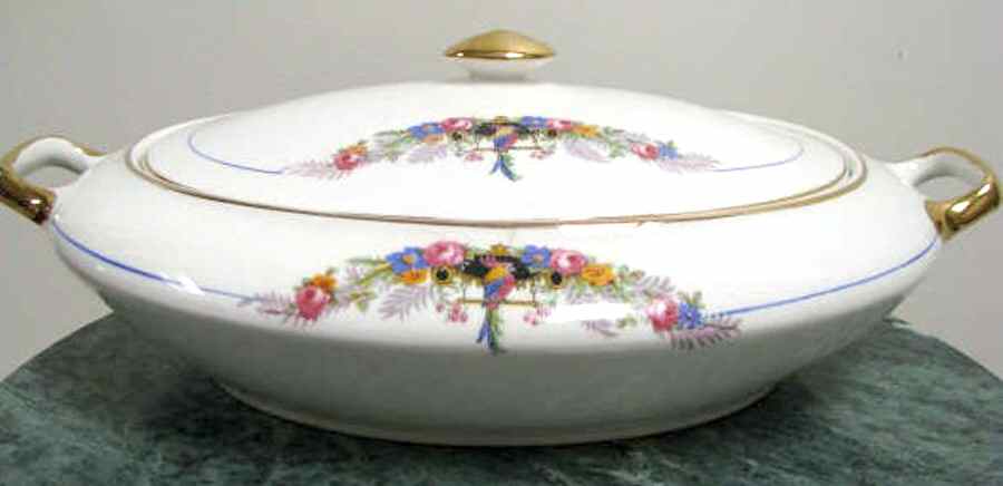 FSX138 Oval Covered Vegetable by French Saxon-1