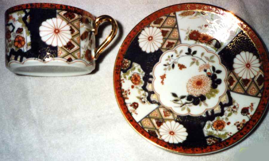 G4D1 Flat Cup & Saucer Set by Green Woods-1