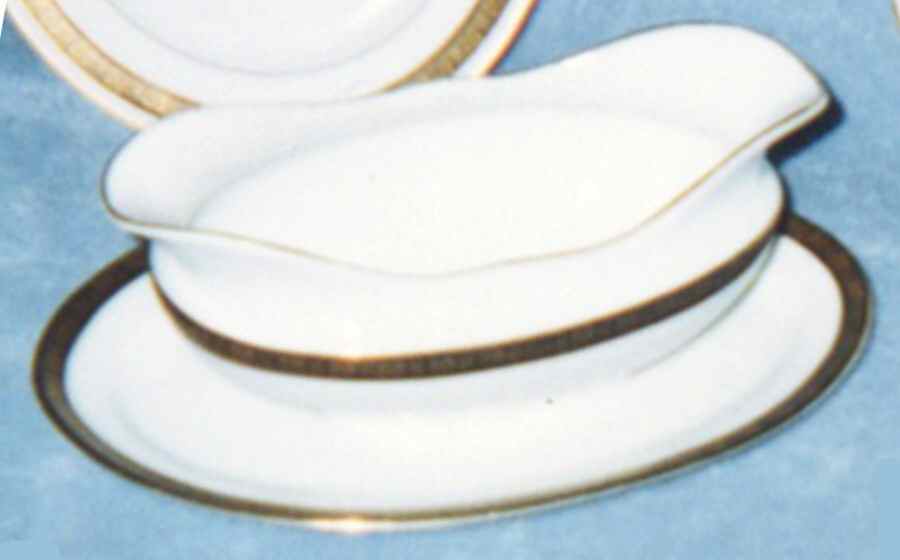 FEL10 Gravy Boat with Attached Underplate by Felda-1