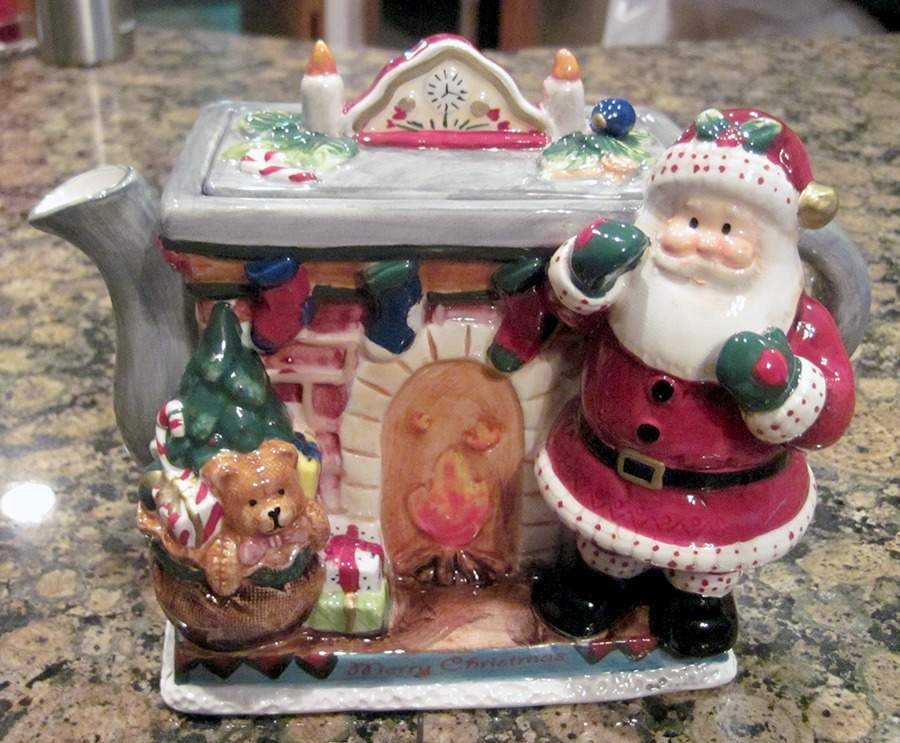 Fireplace Santa Figural Teapot & Lid by Fitz & Floyd-1
