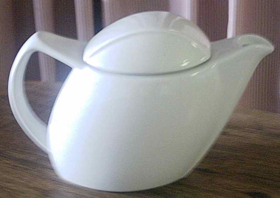 9296 Teapot & Lid by Fairwood-Schonwald-1