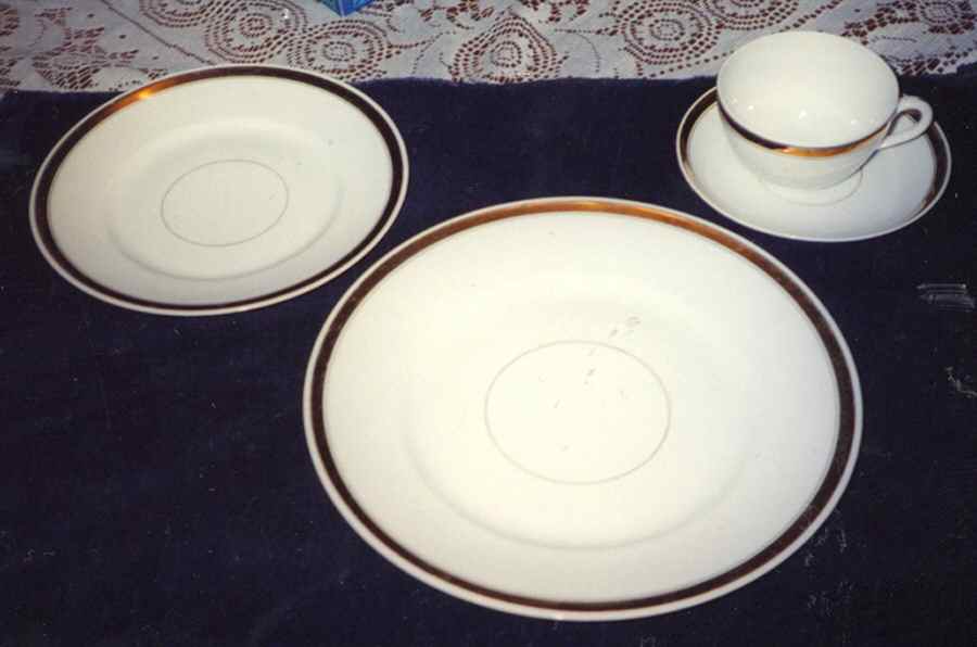 FRA44 Dinner Plate by Fraureuth-1