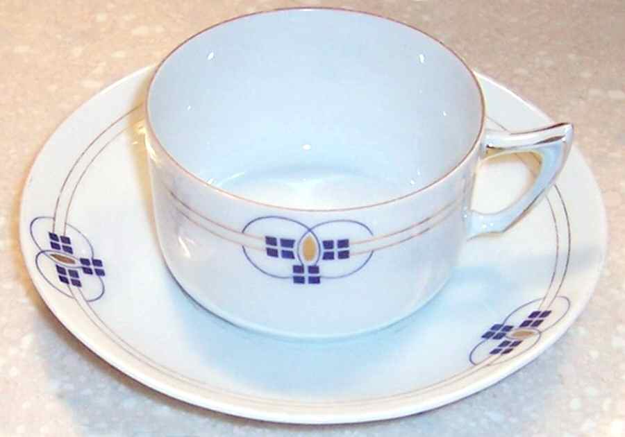 FUR87 Flat Cup & Saucer Set by Furstenberg-1
