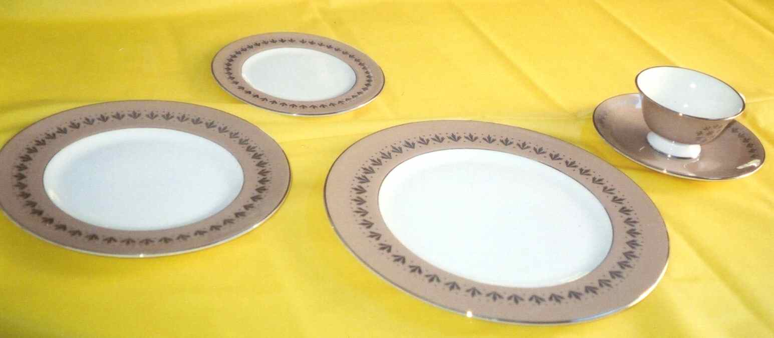 Versailles Cocoa (Rim, Plat Trim) Dinner Plate by Flintridge-1