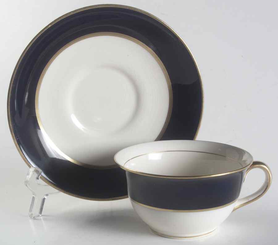 5940 Blue Footed Cup & Saucer Set by Fondeville-1