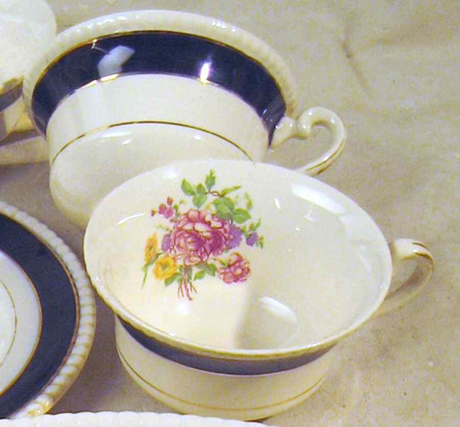 FON118 Footed Cup by Fondeville-1