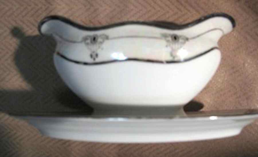 FPO11 Gravy Boat with Attached Underplate by Friedrich Kaestner-1
