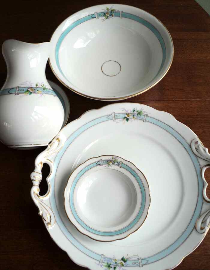 896-19 Handled Cake Plate by F.A. Schumann-1