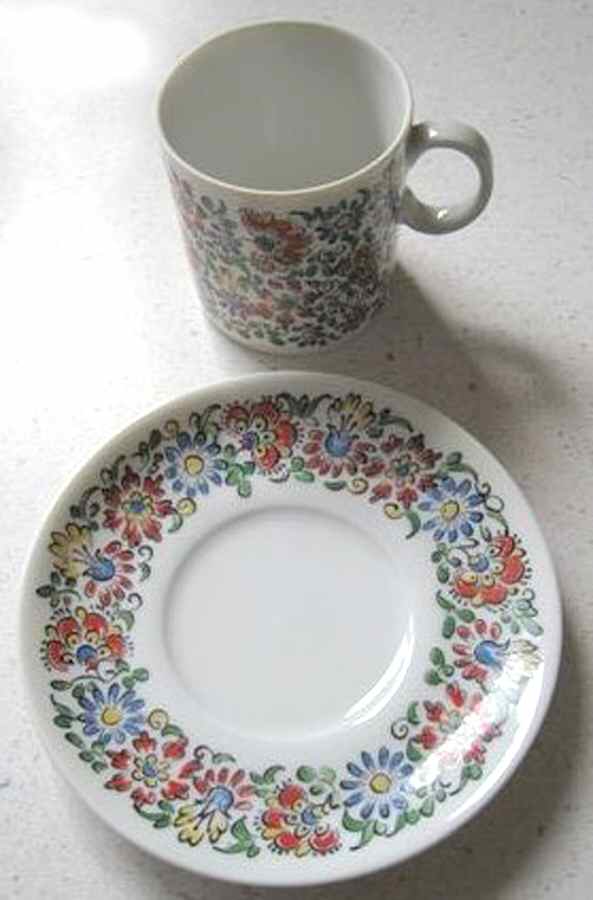FAV67 Flat Cup & Saucer Set by Favolina-Karolina-1