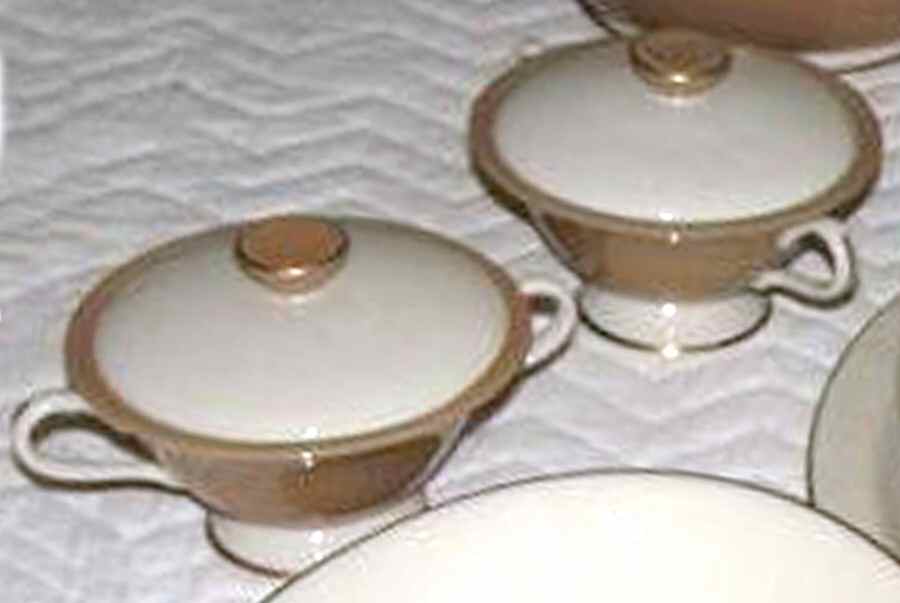 FIA11 Sugar Bowl & Lid by Fine Arts-1