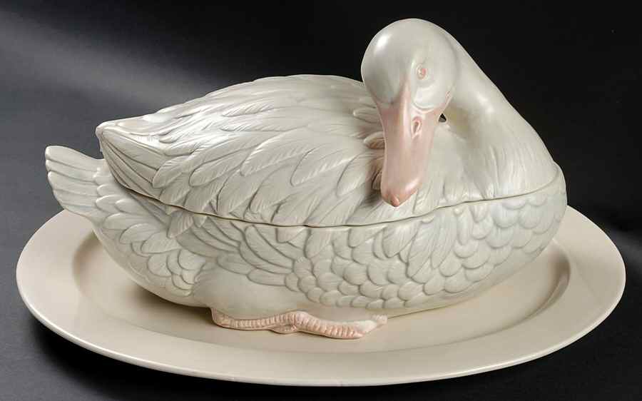 FIT93 Tureen & Lid w/Underplate by Fitz & Floyd-1