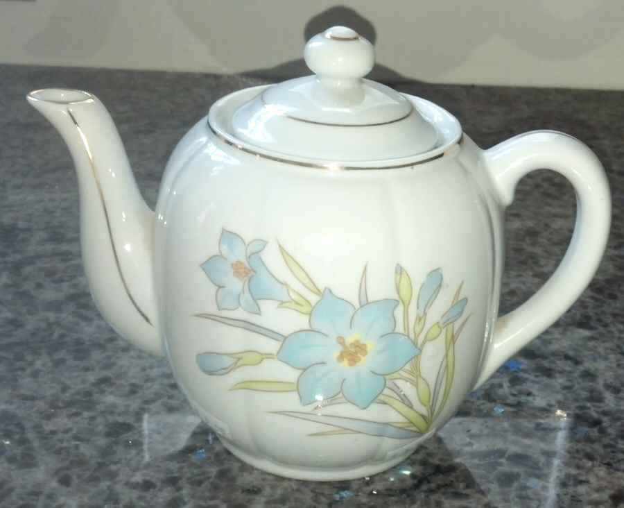 Printemps Teapot & Lid by Fine China of Japan-1