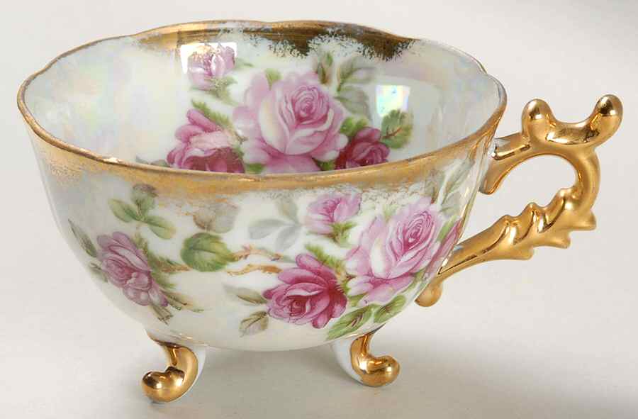 1977 Footed Cup by Fan Crest (Japan)-1