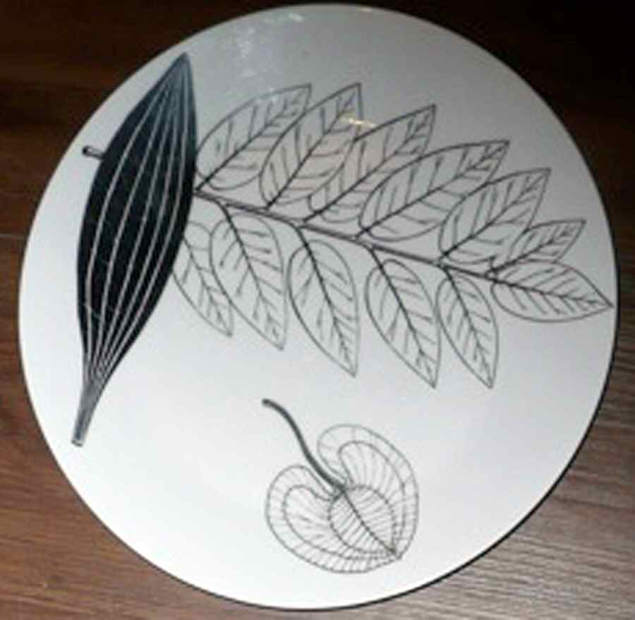 Foglie Dinner Plate by Piero Fornasetti-1
