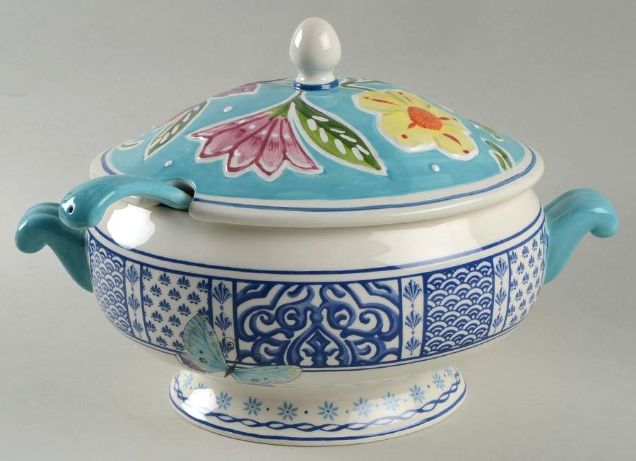 Courtyard Tureen & Lid w/Ladle by Fitz & Floyd-1