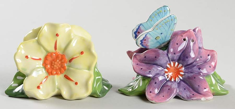 Courtyard Figural Salt & Pepper Set by Fitz & Floyd-1