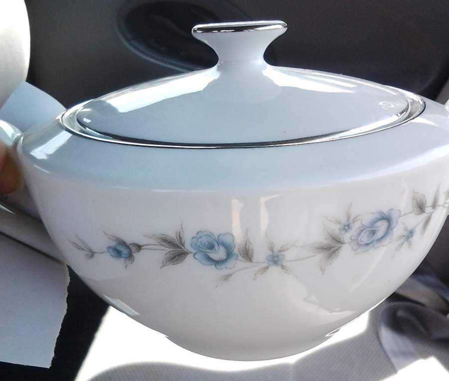 Ambrosia Sugar Bowl & Lid by Fine China of Japan-1