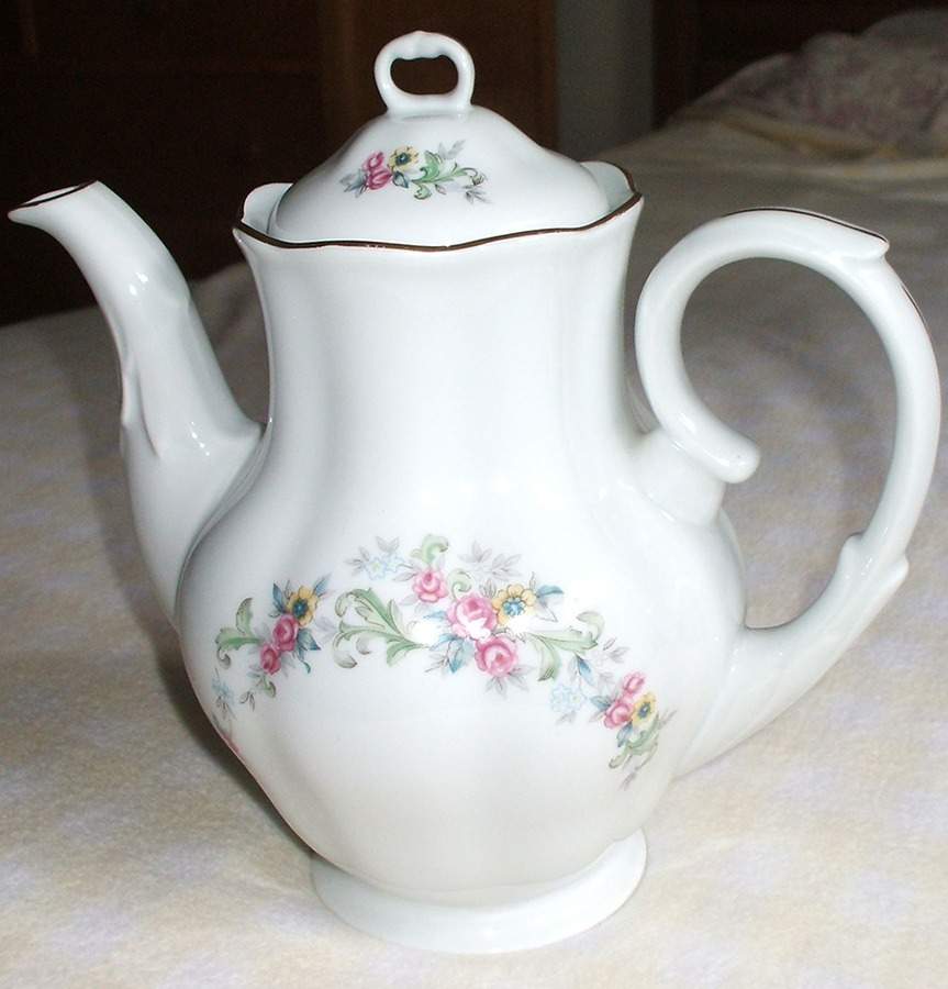 FAV78 Coffee Pot & Lid by Favolina-Karolina-1