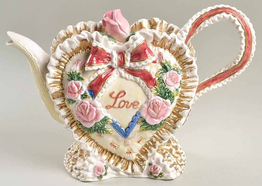 Sweetheart Teapot & Lid by Fitz & Floyd-1