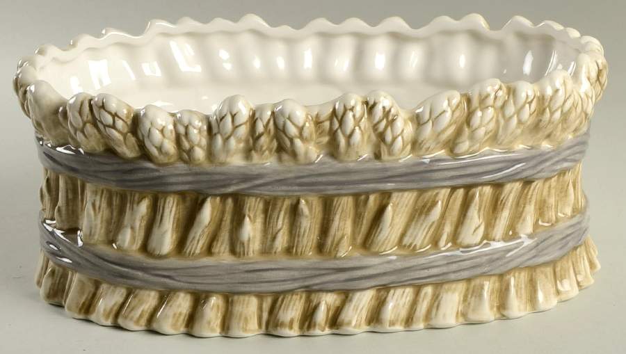 Carrington 11" Figural Serving Bowl by Fitz & Floyd-1