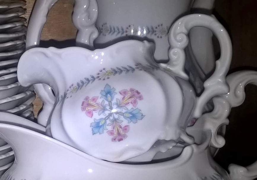 Laurel Wreath Creamer by Forest-1