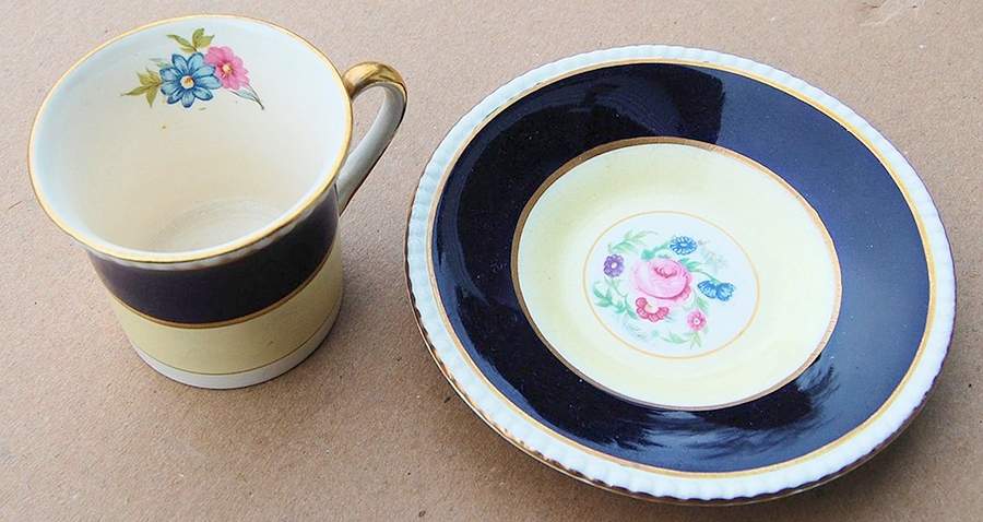 FON142 Flat Demitasse Cup & Saucer Set by Fondeville-1