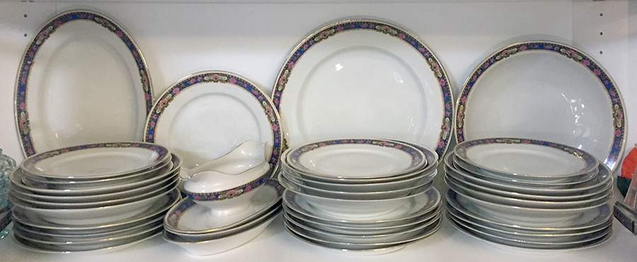 FAN144 Dinner Plate by France-1