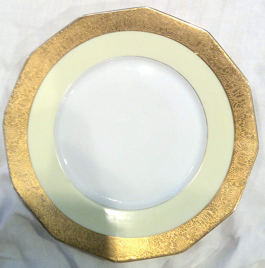 FRA68 Dinner Plate by Fraureuth-1
